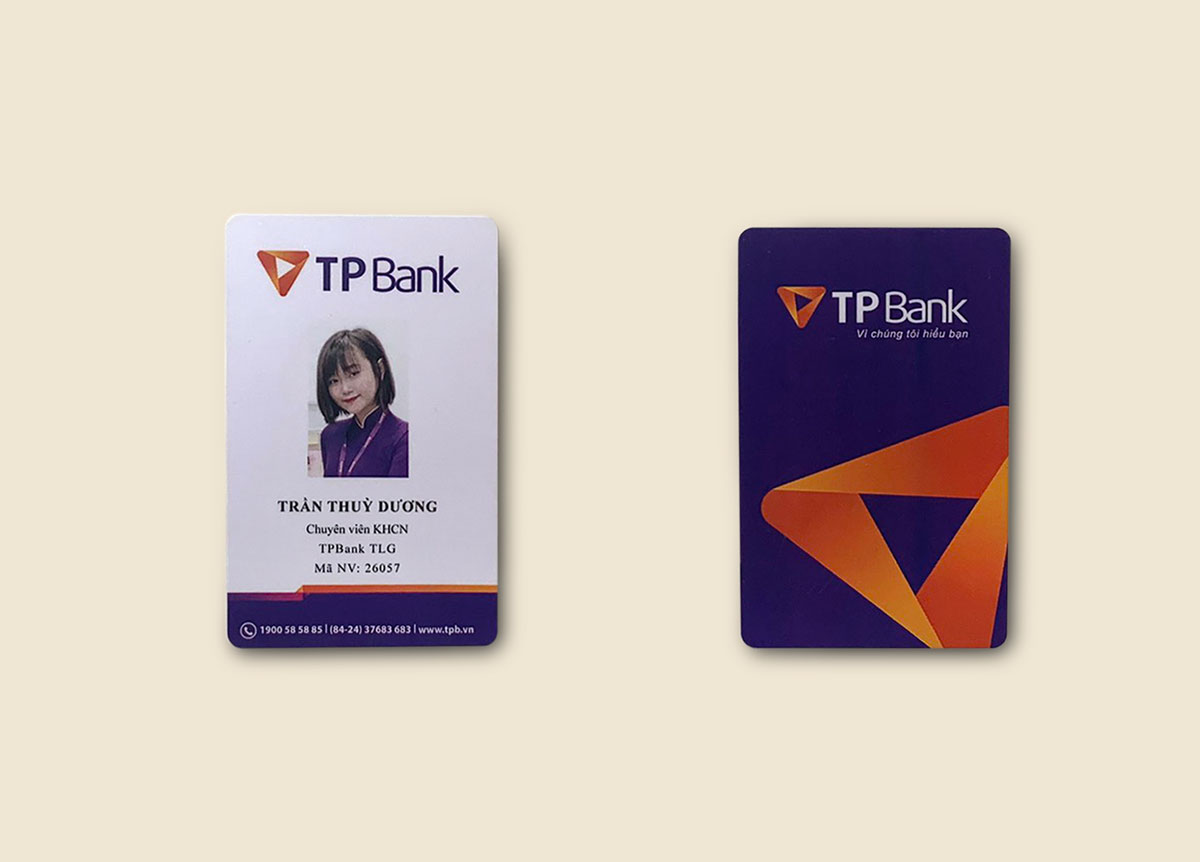 In thẻ nhân viên ngân hàng TP Bank