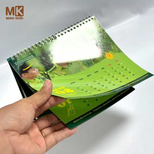 lịch để bàn in hình theo yêu cầu