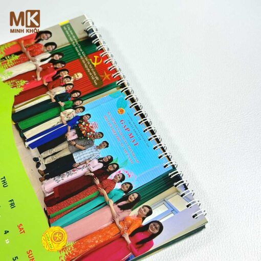lịch để bàn in hình theo yêu cầu